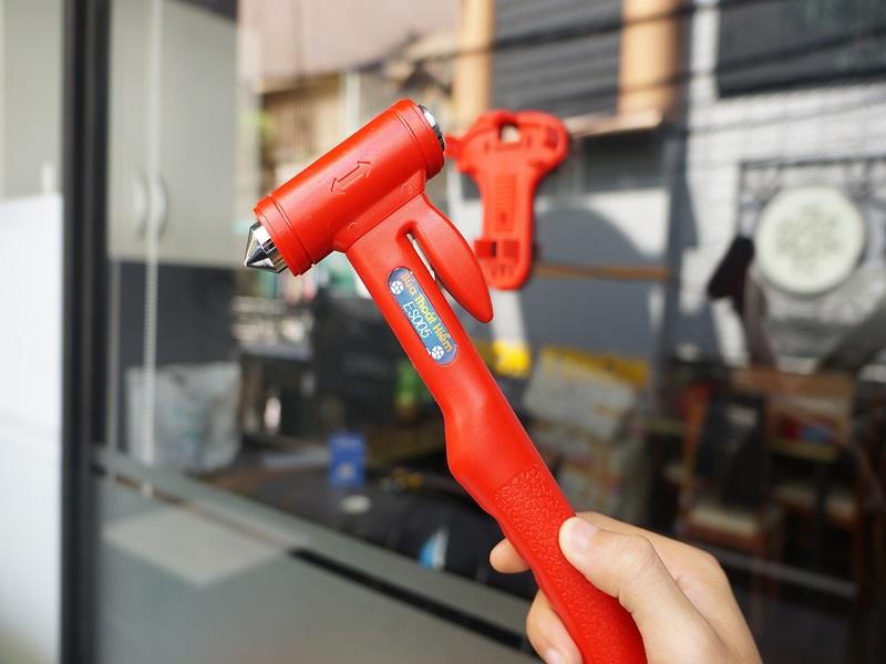 bua thoat hiem khan cap